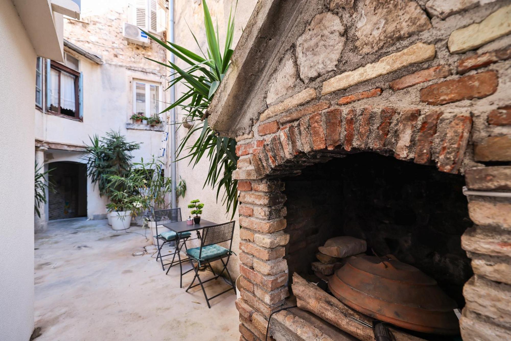 Hidden Apartments In The City Center Zadar Exterior photo